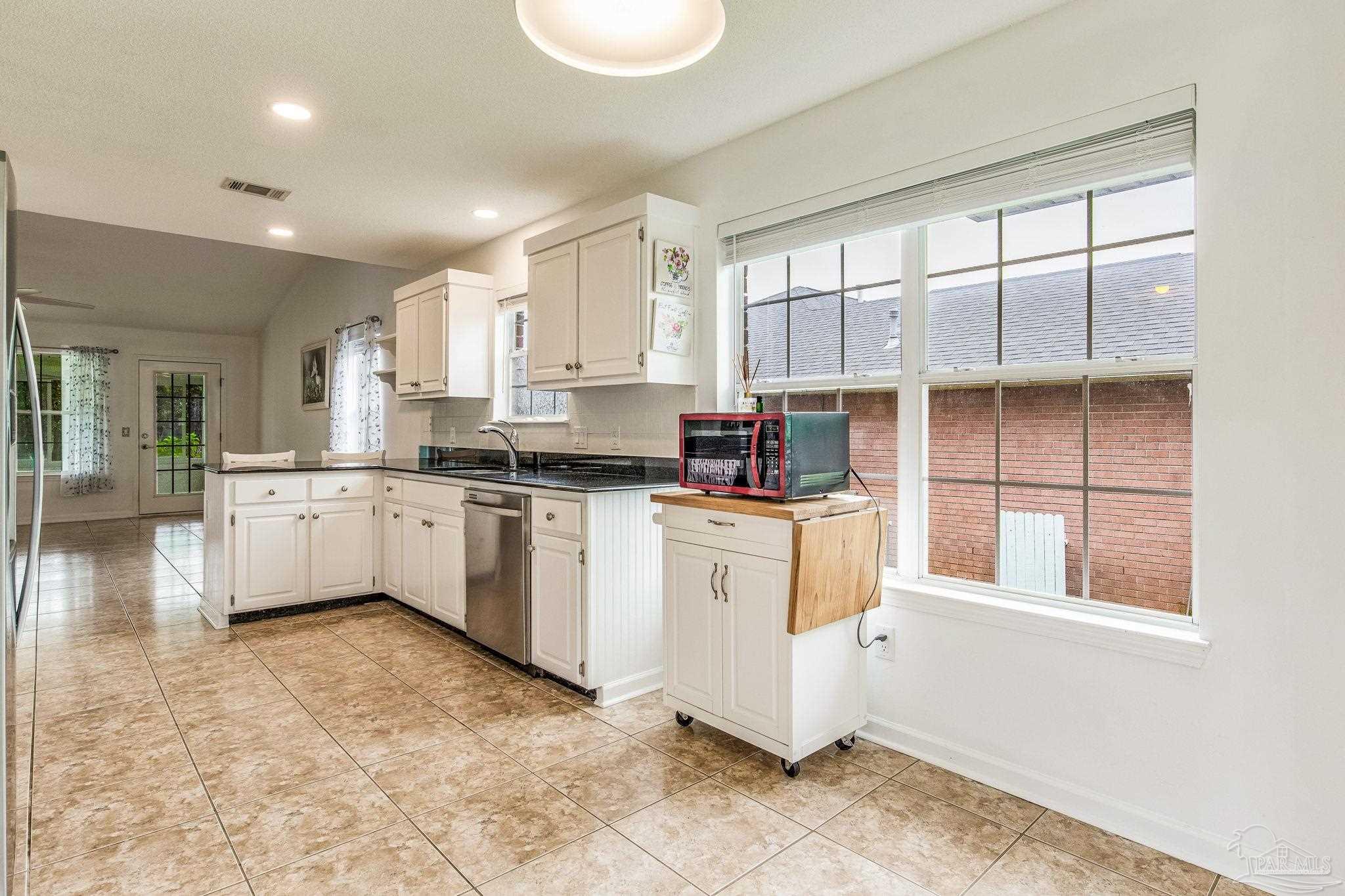 2008 Jason Drive Cantonment, FL 32533 - Photo 5 of 50