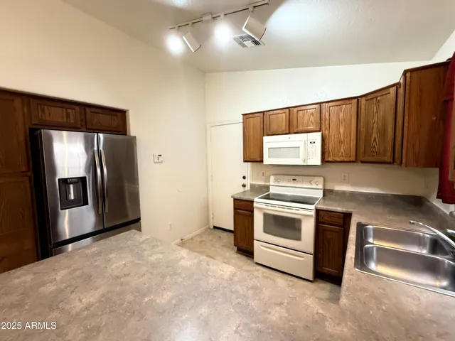 $1,850 | 4622 West Beverly Road, Laveen, AZ 85339