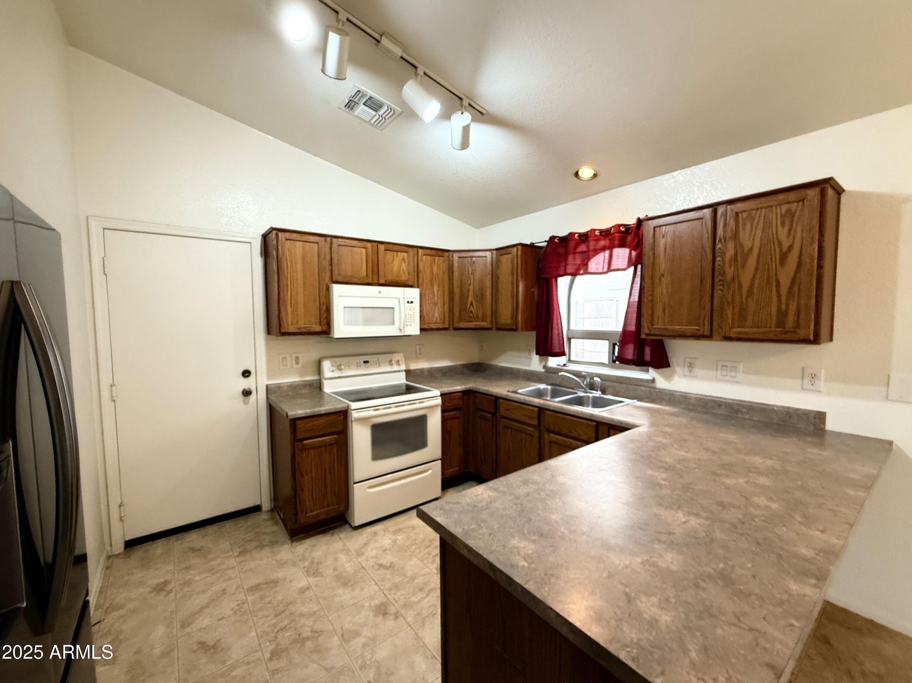 4622 West Beverly Road Laveen, AZ 85339 - Photo 9 of 21 IMG_1121