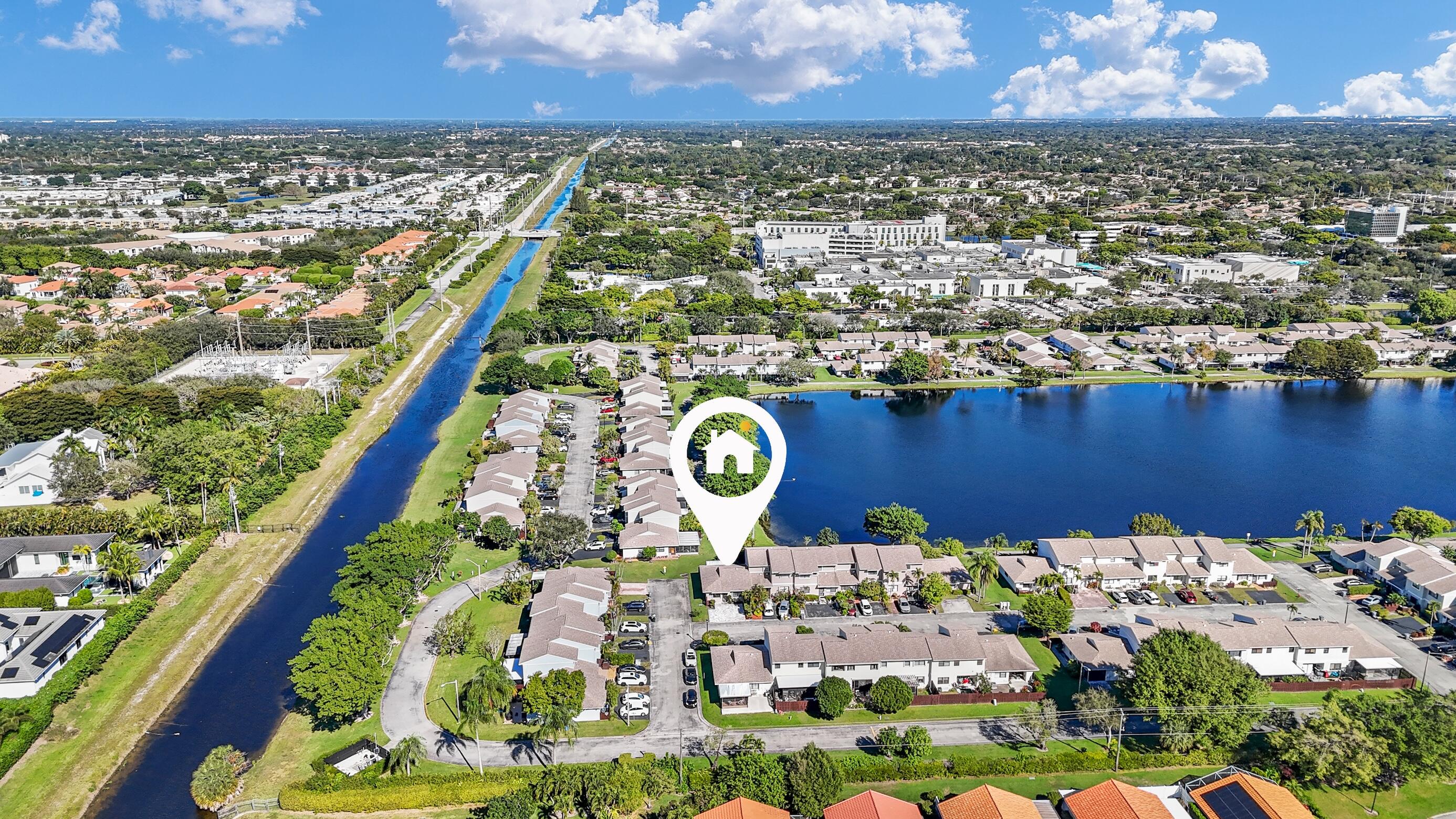 5347 Tennis Lane, Unit 5347 Delray Beach, FL 33484 - Photo 35 of 41 a view of a city