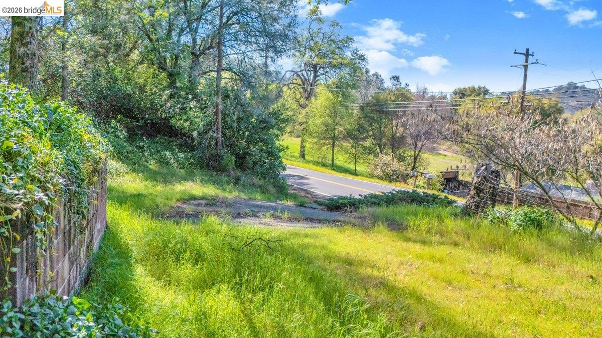 11965 Campo Seco Road Sonora, CA 95370 - Photo 11 of 12 View of yard