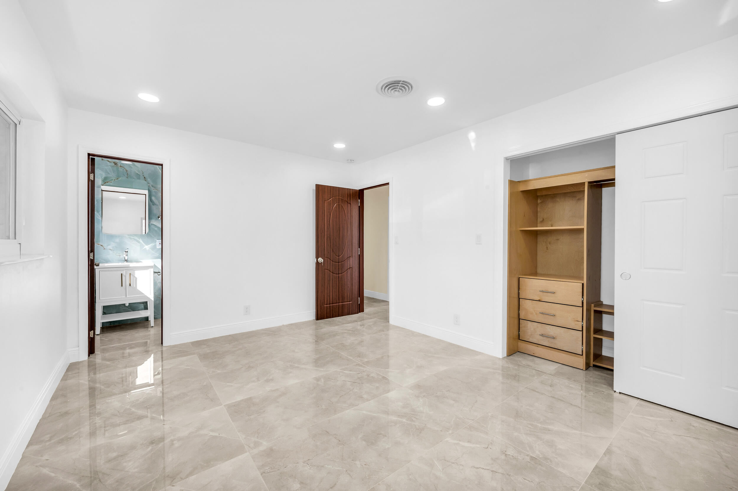 461 Northeast 44th Street Boca Raton, FL 33431 - Photo 14 of 24 photo-13