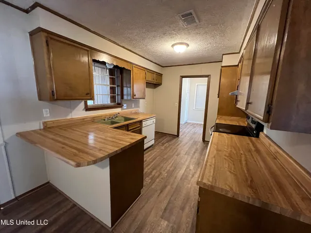 $200,000 | 1504 Hawthorne Place, Clinton, MS 39056