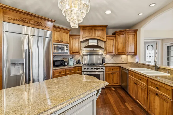 $1,199,900 | 1183 Aspen Court, Grafton, WI 53024