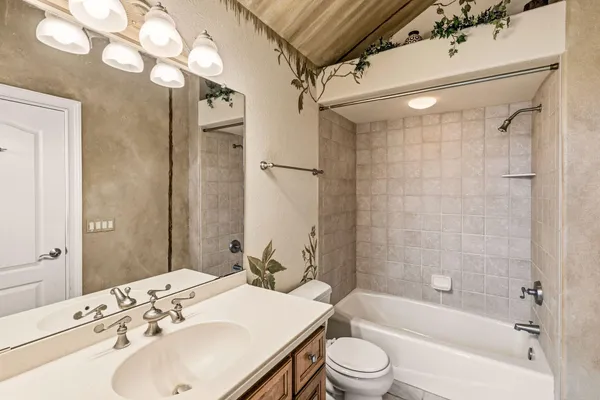 $1,399,900 | 1183 Aspen Court, Grafton, WI 53024