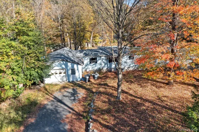 $325,900 | 215 Old Rte 32, Highland Mills, NY 10930