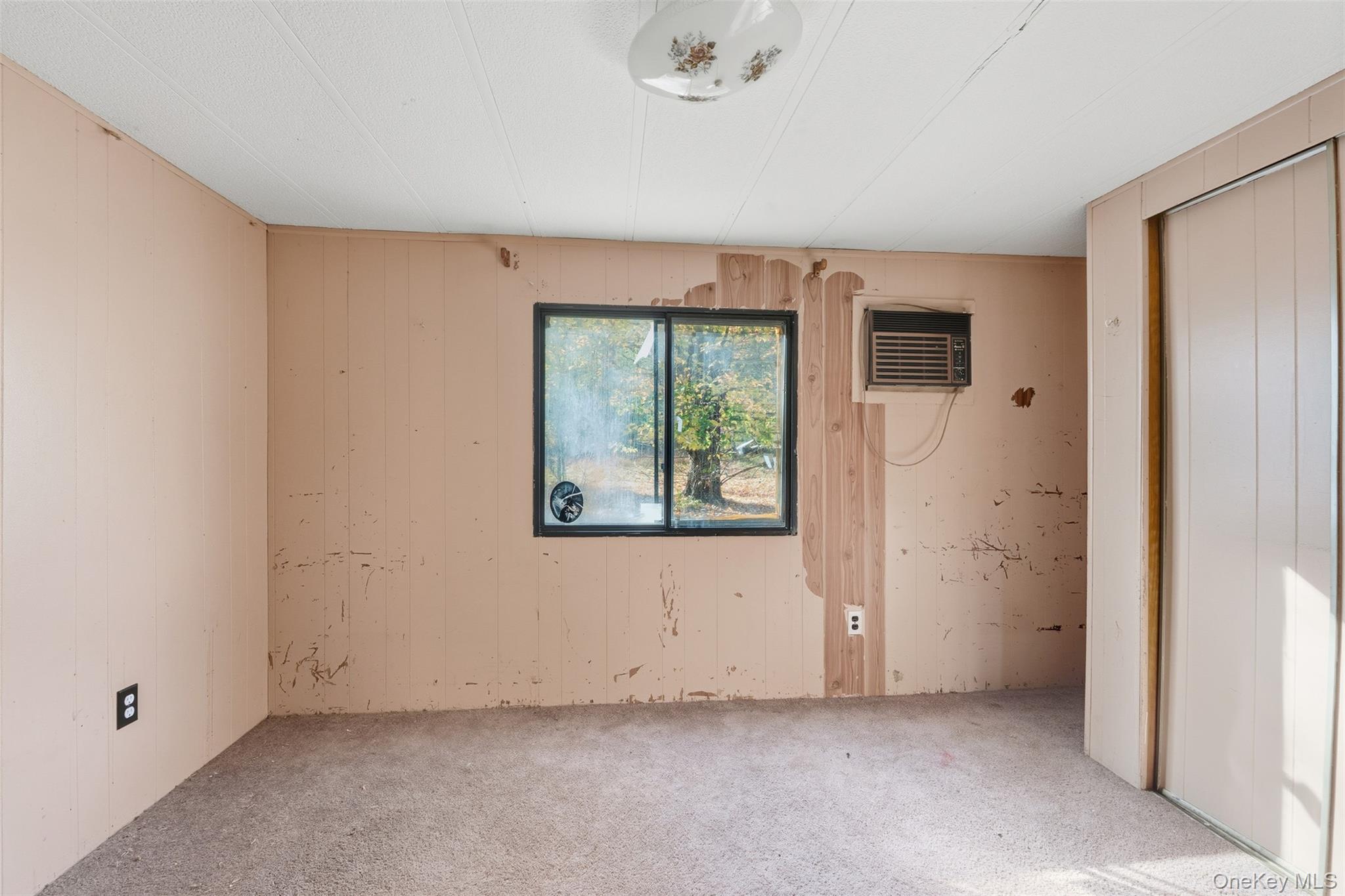 215 Old Rte 32 Highland Mills, NY 10930 - Photo 19 of 34 an empty room with windows