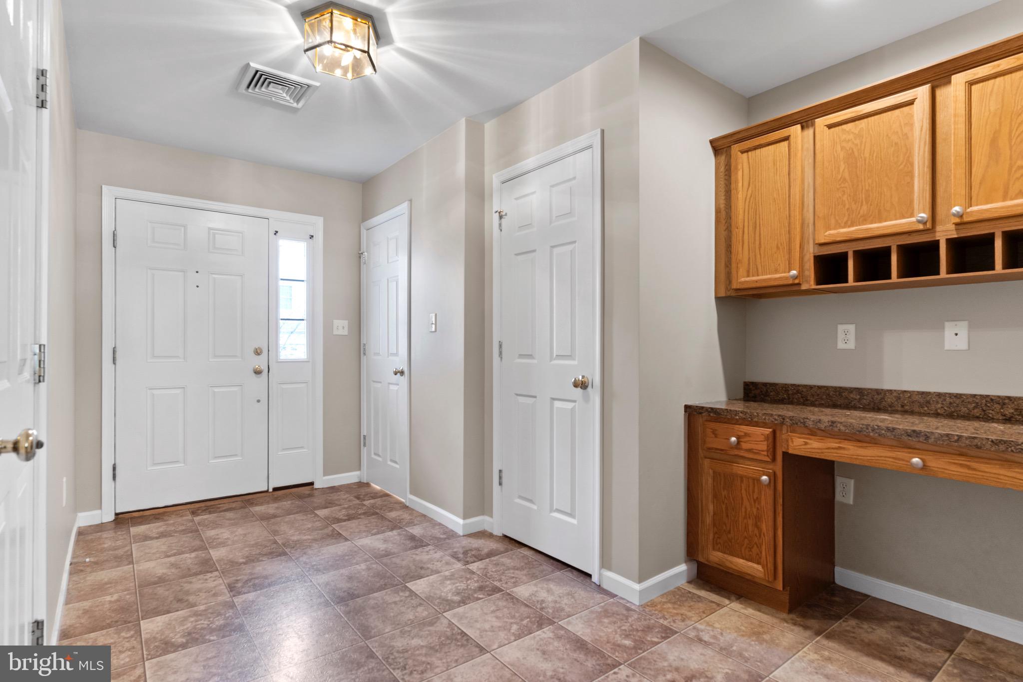 132 Oaklea Road Harrisburg, PA 17110 - Photo 5 of 56