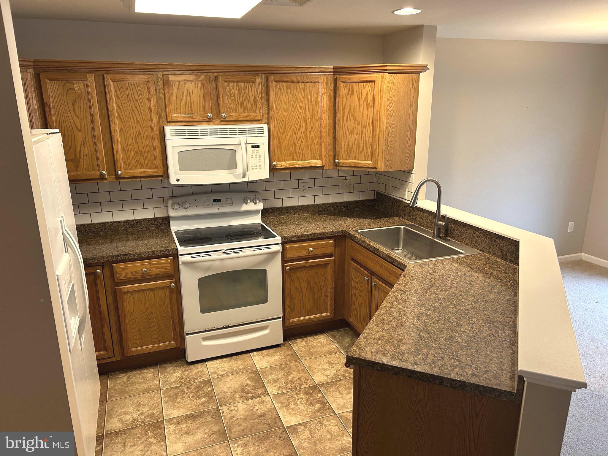 132 Oaklea Road Harrisburg, PA 17110 - Photo 7 of 56