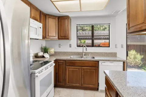 $629,000 | 307 Scotia Lane, Novato, CA 94947