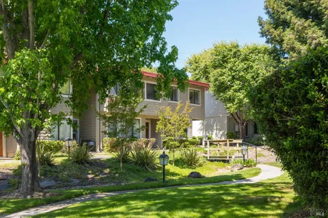 $629,000 | 307 Scotia Lane, Novato, CA 94947