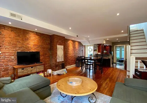 $2,800 | 870 North 26th Street, Unit 2, Philadelphia, PA 19130