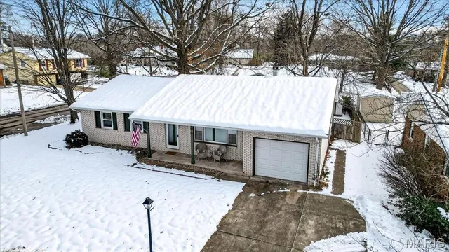 $265,000 | 15 Biscayne Drive, Edwardsville, IL 62025