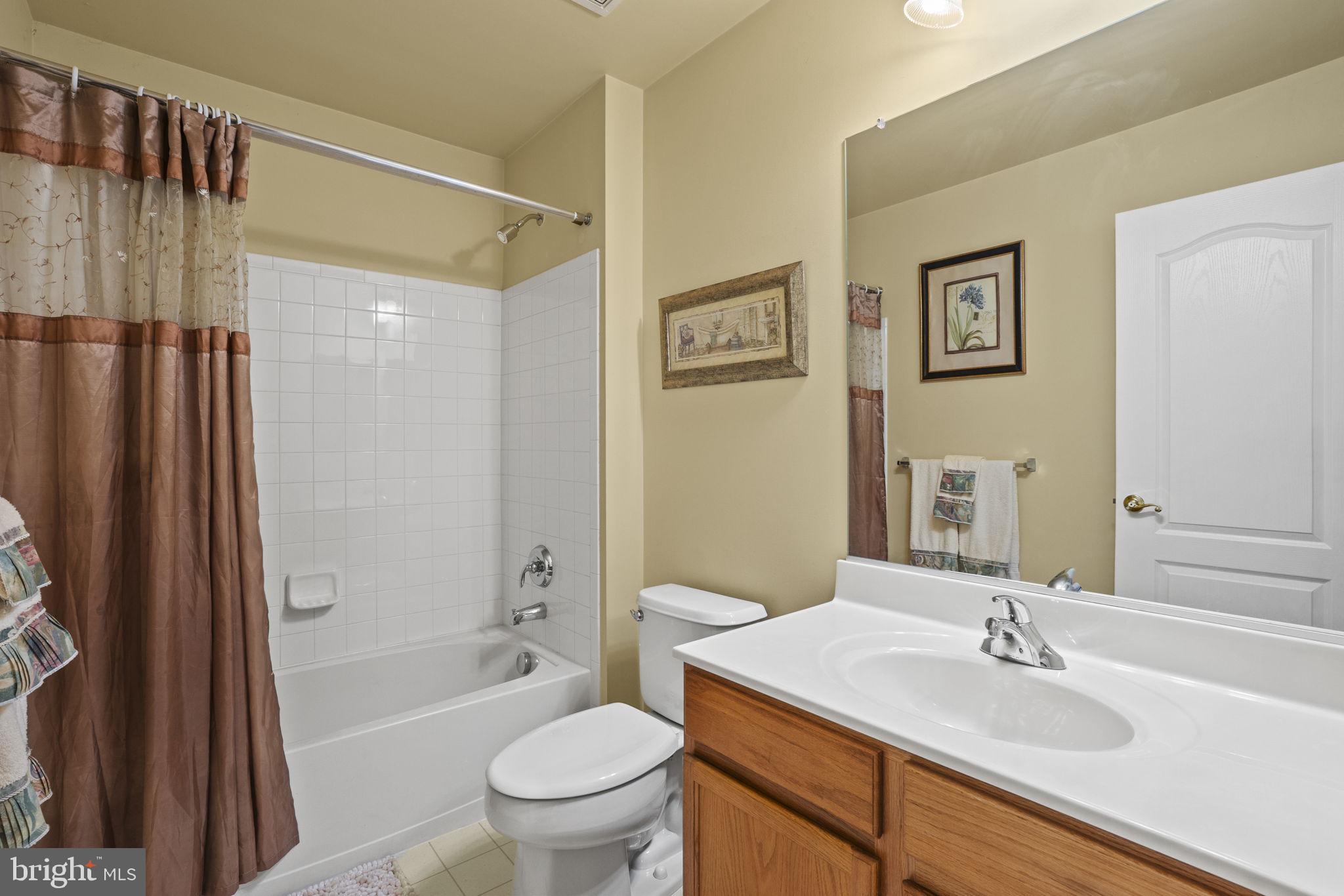 13214 Rabbit Chase Road Laurel, MD 20707 - Photo 24 of 38 Second floor full bathroom