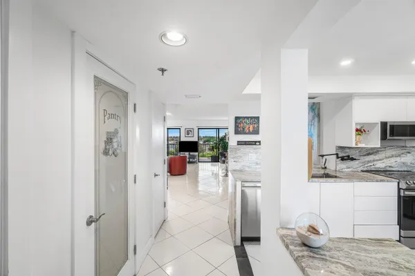 $319,900 | 7360 South Oriole Boulevard, Unit 801, Delray Beach, FL 33446