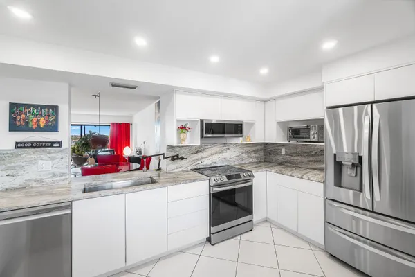 $319,900 | 7360 South Oriole Boulevard, Unit 801, Delray Beach, FL 33446