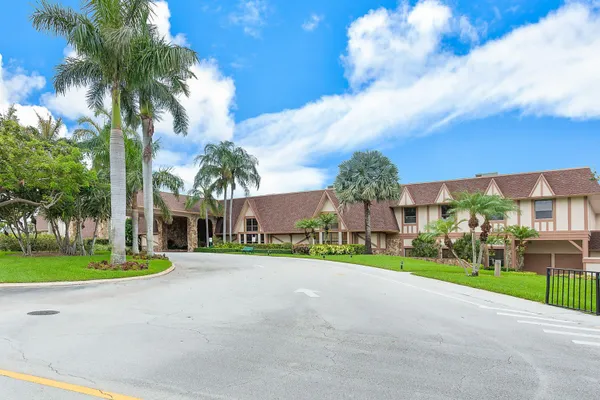 $319,900 | 7360 South Oriole Boulevard, Unit 801, Delray Beach, FL 33446