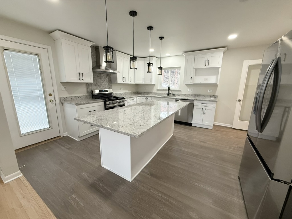 1S526 Nimitz Road Villa Park, IL 60181 - Photo 2 of 17