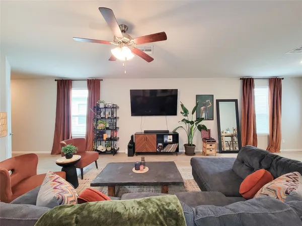 $2,000 | 24802 Winema Wds Lane, Houston, TX 77336