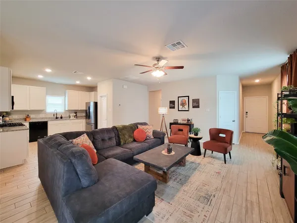 $2,000 | 24802 Winema Wds Lane, Houston, TX 77336