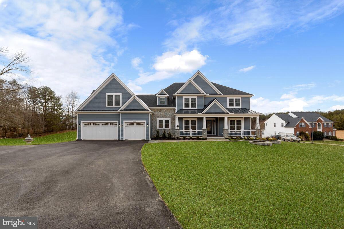 Elegant home with spacious lawn.