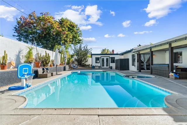 $1,275,000 | 207 East Blue Mountain Way, Claremont, CA 91711