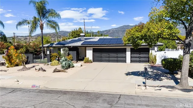 $1,275,000 | 207 East Blue Mountain Way, Claremont, CA 91711