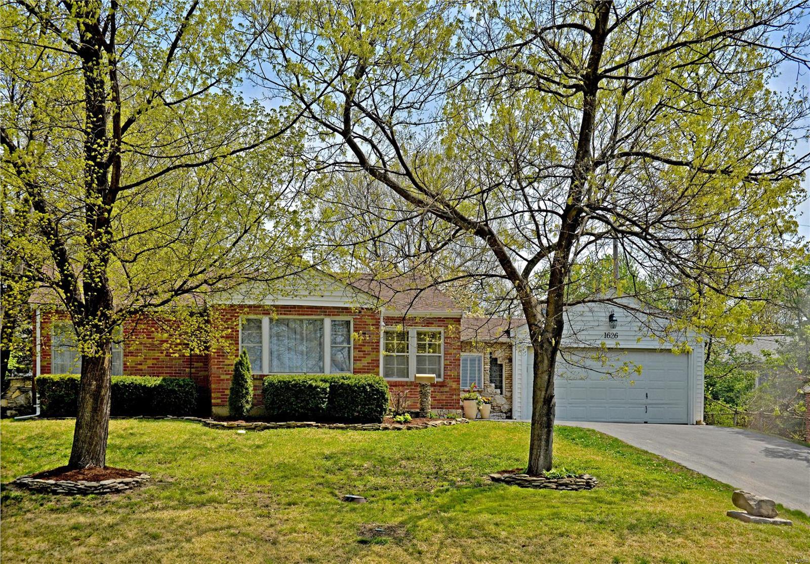 1626 Grant Road St. Louis, MO 63119 - Photo 1 of 18 Gallery Image 1
