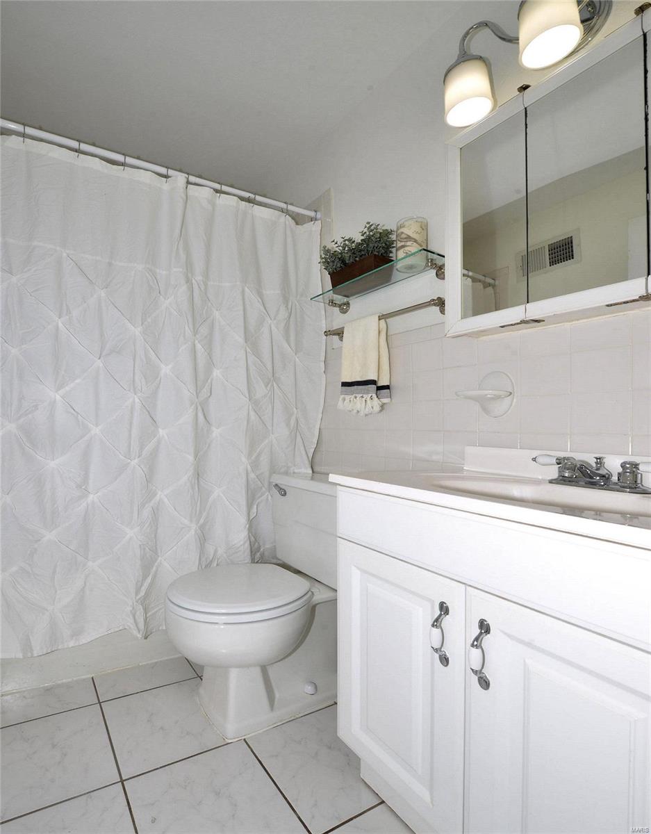 1626 Grant Road St. Louis, MO 63119 - Photo 12 of 18 Gallery Image 12