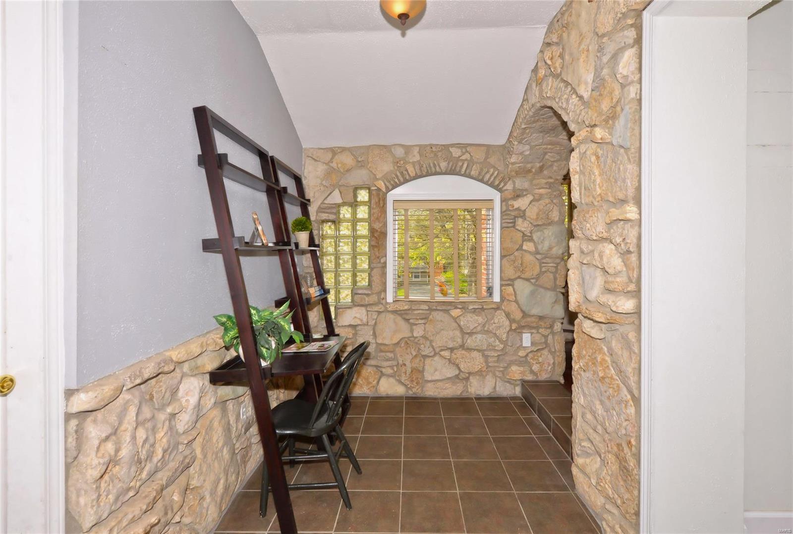 1626 Grant Road St. Louis, MO 63119 - Photo 3 of 18 Gallery Image 3