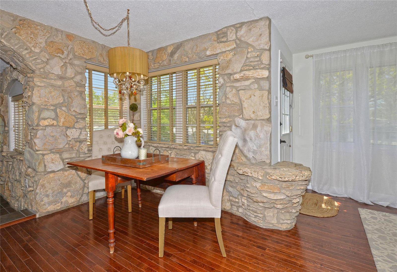 1626 Grant Road St. Louis, MO 63119 - Photo 4 of 18 Gallery Image 4