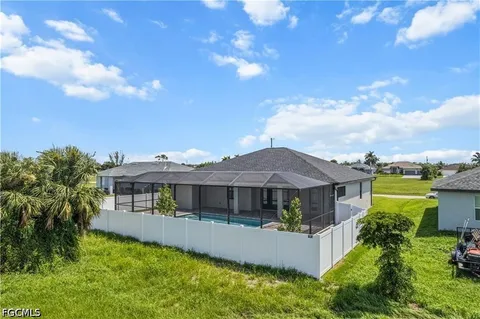$499,999 | 4107 Northwest 37th Street, Cape Coral, FL 33993