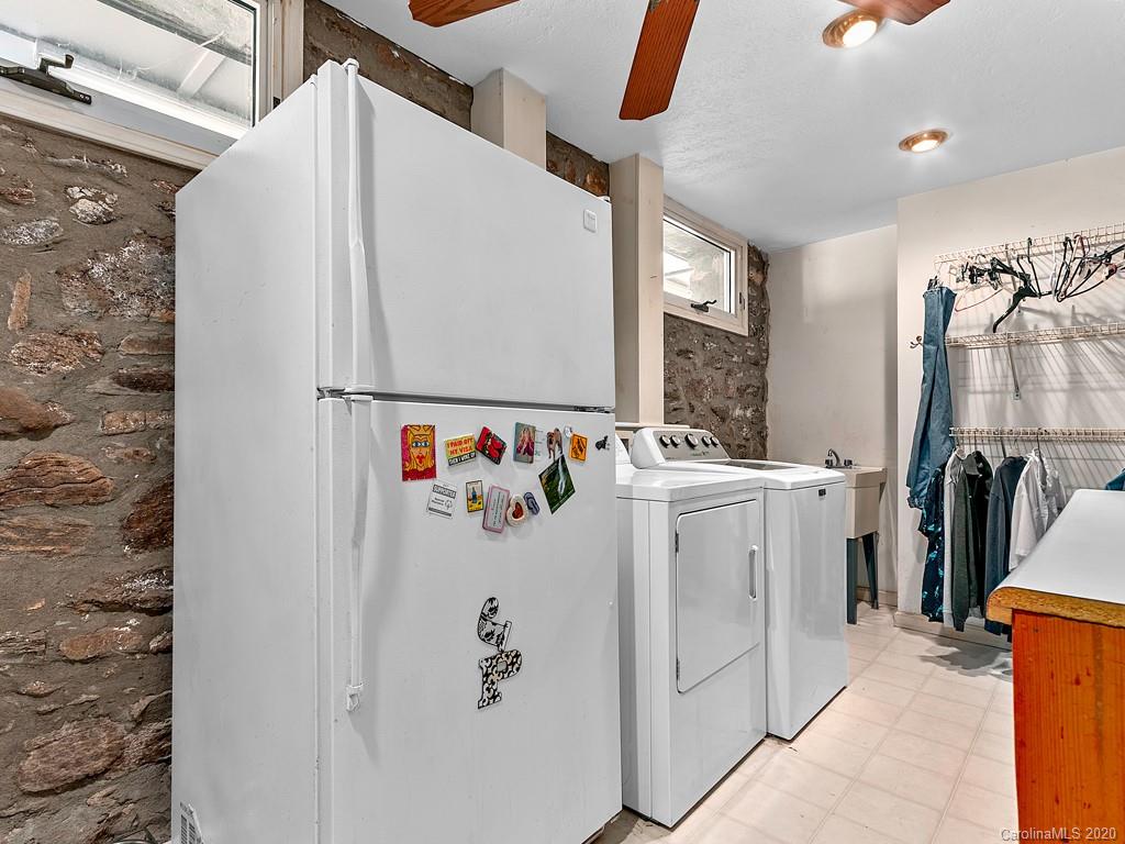 950 Walker Road Waynesville, NC 28786 - Photo 21 of 29 a utility room with dryer and washer