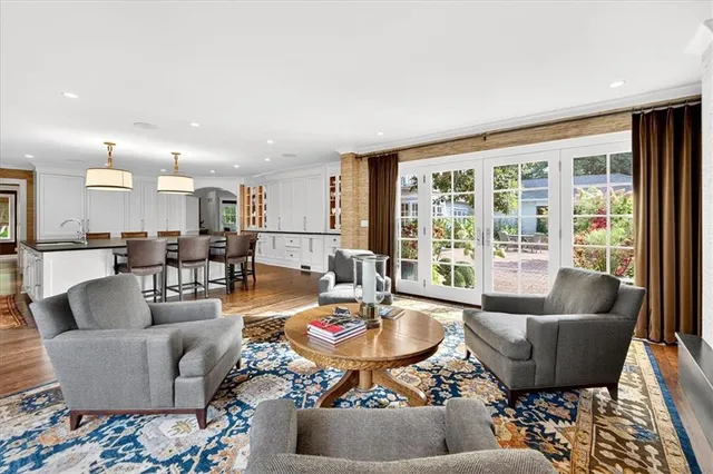 $3,750,000 | 1055 West 54th Street, Kansas City, MO 64113