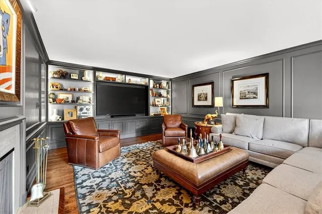 $3,750,000 | 1055 West 54th Street, Kansas City, MO 64113