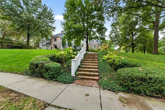 $3,750,000 | 1055 West 54th Street, Kansas City, MO 64113