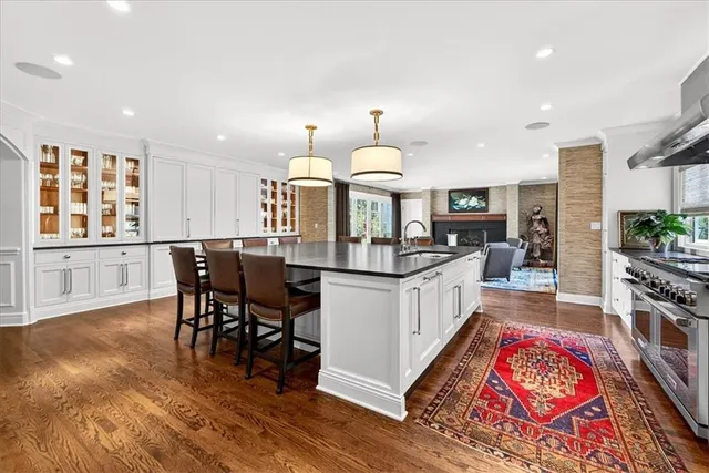 $3,750,000 | 1055 West 54th Street, Kansas City, MO 64113