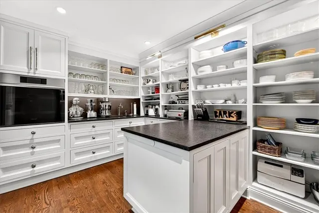 $3,750,000 | 1055 West 54th Street, Kansas City, MO 64113