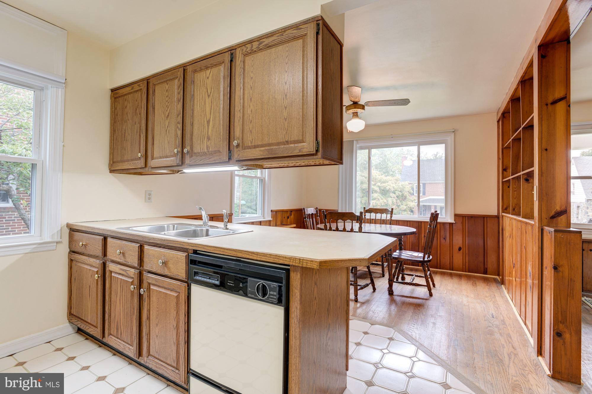 608 Warwick Road Baltimore, MD 21229 - Photo 12 of 33 Kitchen