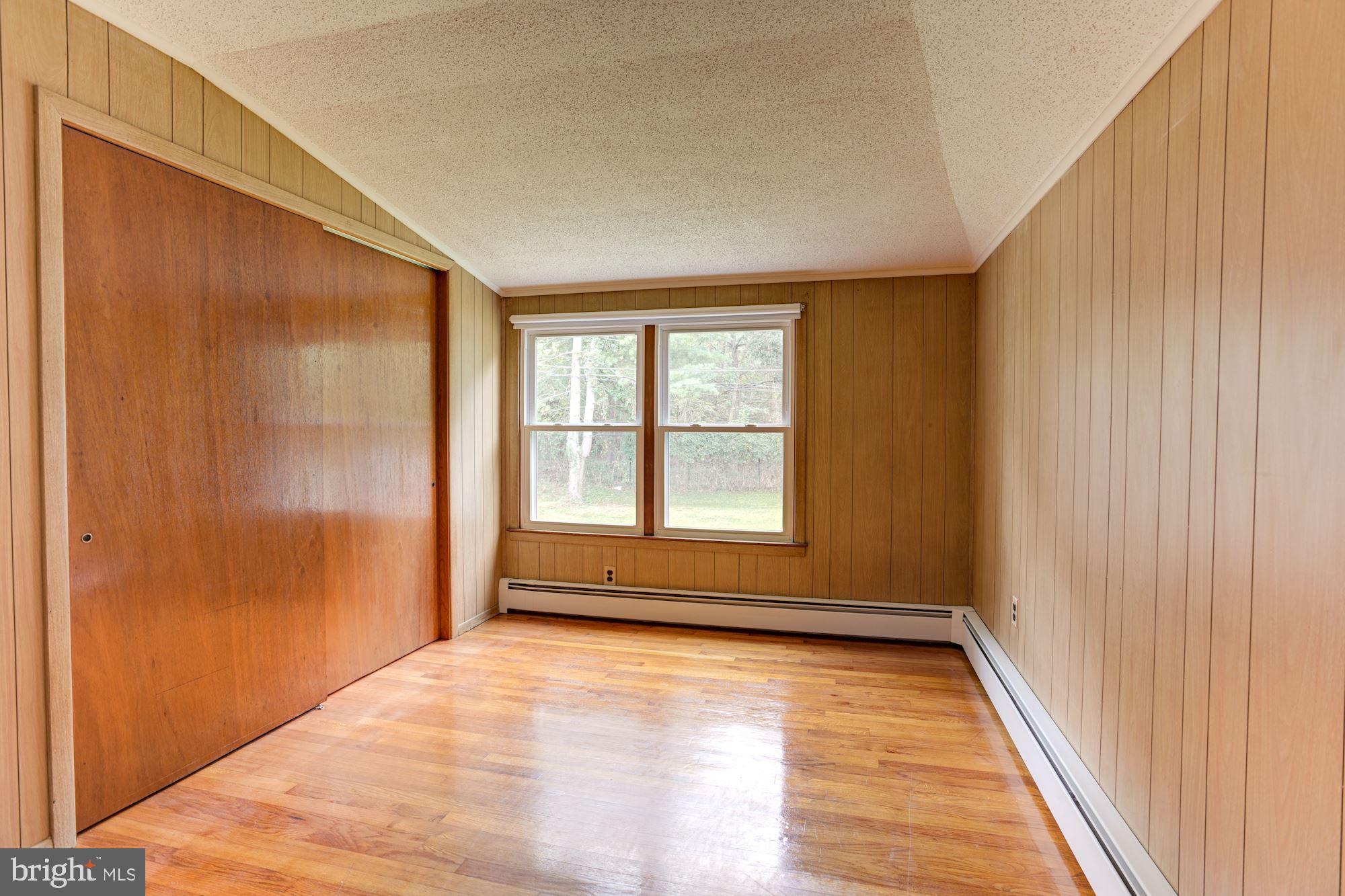 608 Warwick Road Baltimore, MD 21229 - Photo 17 of 33 Bedroom