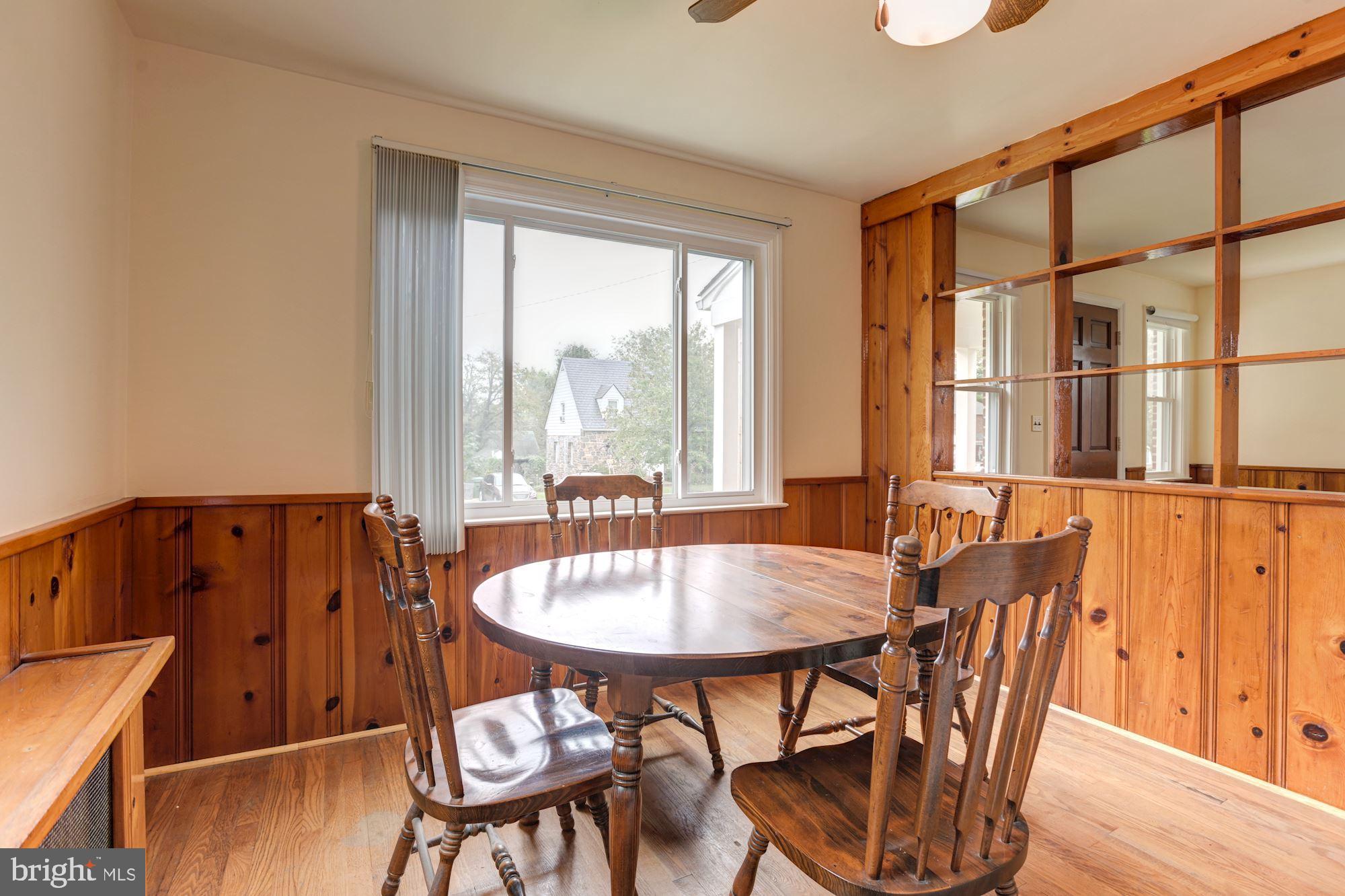 608 Warwick Road Baltimore, MD 21229 - Photo 9 of 33 Dining Room
