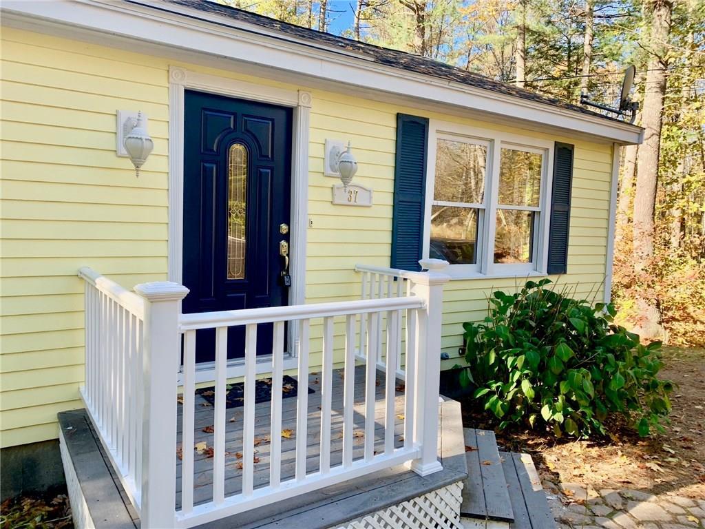 37 Old Country Way Limerick, ME 04048 - Photo 2 of 19 Front door