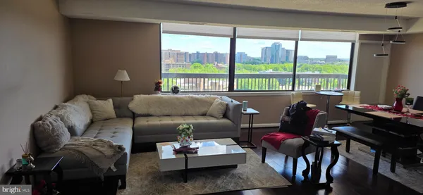 $3,600 | 3709 South George Mason Drive, Unit 1410, Falls Church, VA 22041