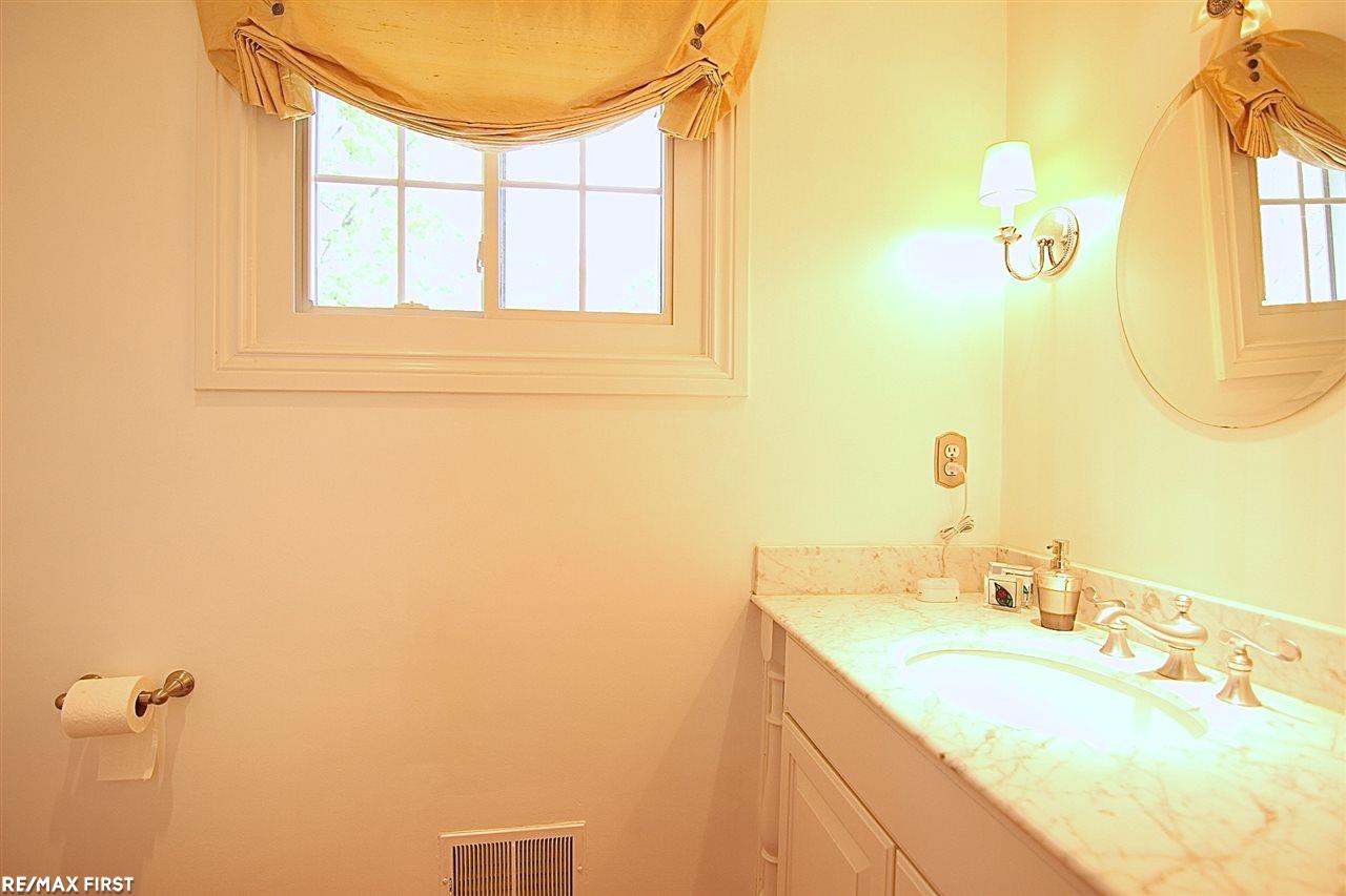 1651 North Kilburn Road Rochester Hills, MI 48306 - Photo 37 of 46