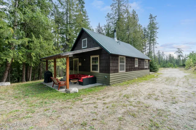 $600,000 | 3713 Reeder Bay Road, Nordman, ID 83848