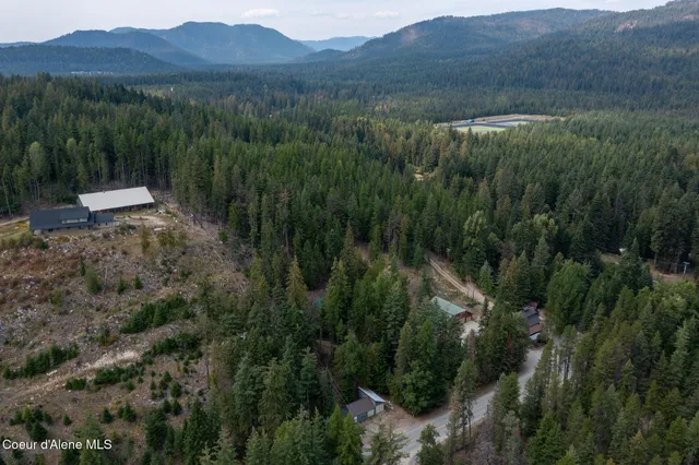 $600,000 | 3713 Reeder Bay Road, Nordman, ID 83848