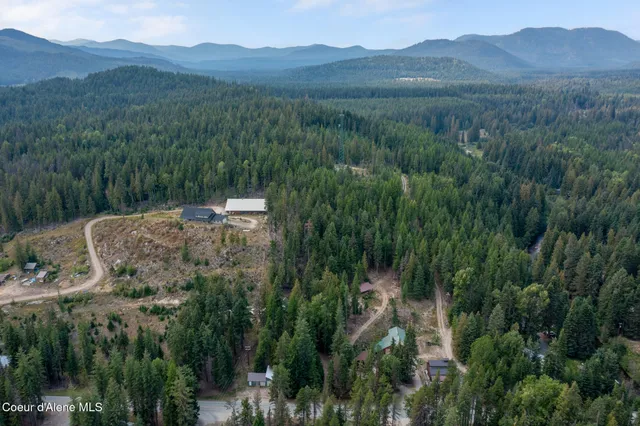 $600,000 | 3713 Reeder Bay Road, Nordman, ID 83848