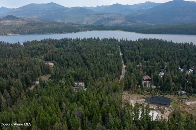 $600,000 | 3713 Reeder Bay Road, Nordman, ID 83848