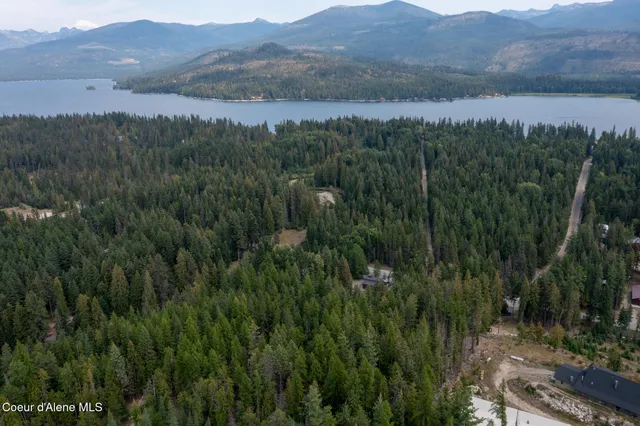 $600,000 | 3713 Reeder Bay Road, Nordman, ID 83848