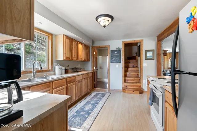 $600,000 | 3713 Reeder Bay Road, Nordman, ID 83848